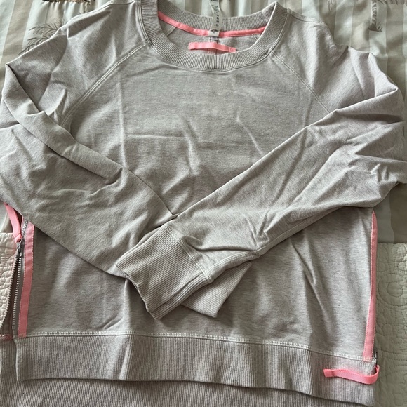 Rejuvenate lululemon pullover - Picture 5 of 8